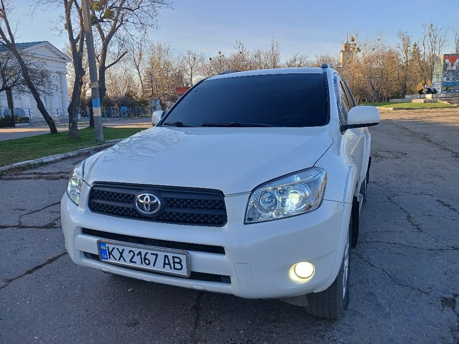 Toyota RAV4 авто
