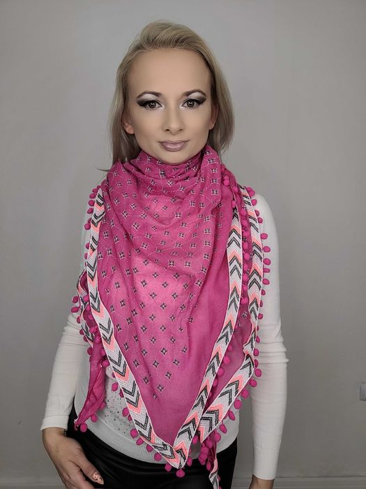 NOWY Szal chusta szalik damski wiosenny BOHO z frędzlami TU RÓŻ