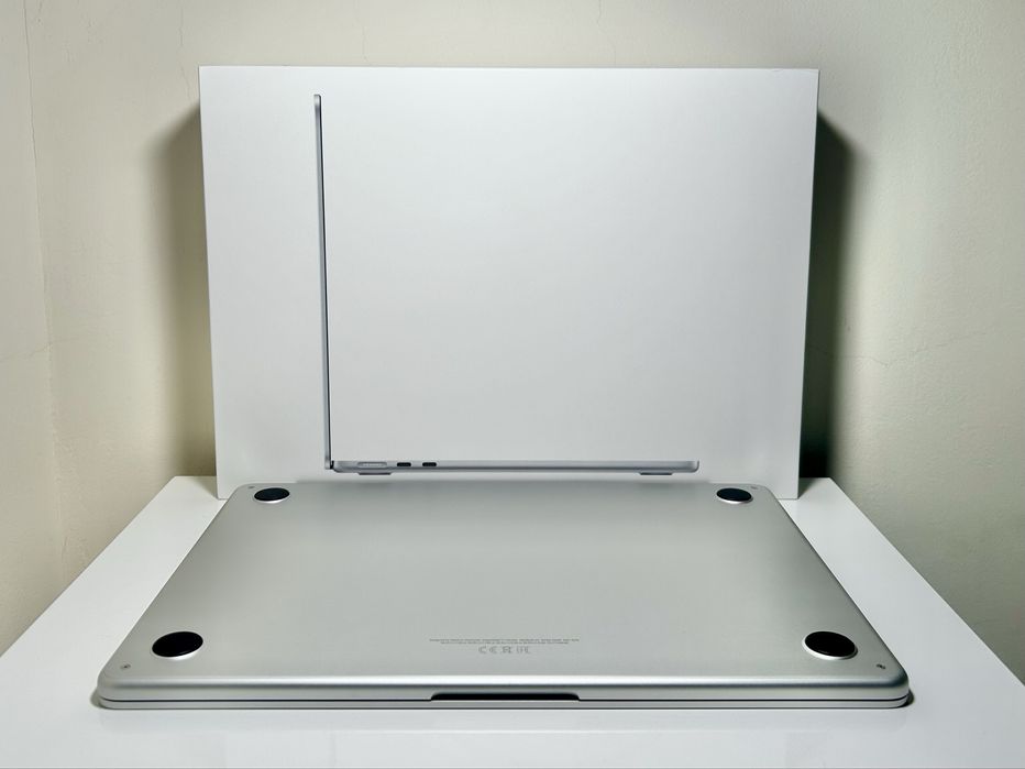 MacBook Air M2 – 16GB RAM / 256GB – Como novo – 1 ano de uso