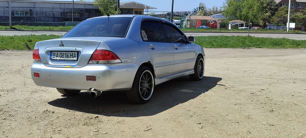 Mitmitsubishi lancer 9