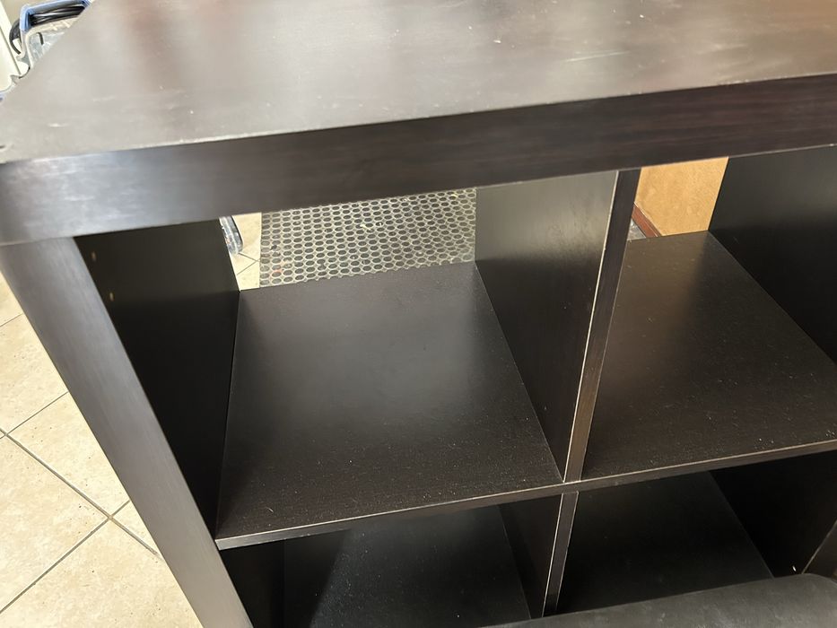 Estante cubo em madeira