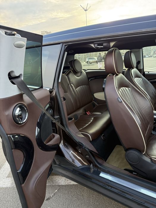 MINI Cooper Clubman