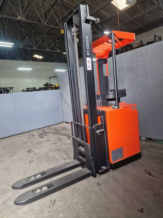 Empilhador/Stacker com elevação livre a 4.150mm