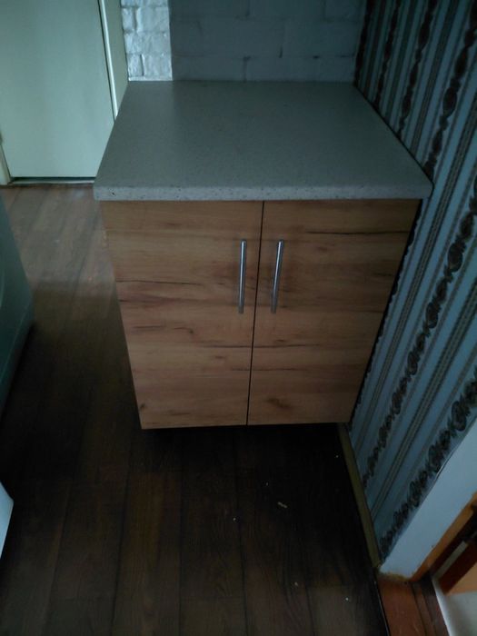 Кухонний модуль зі стільницею