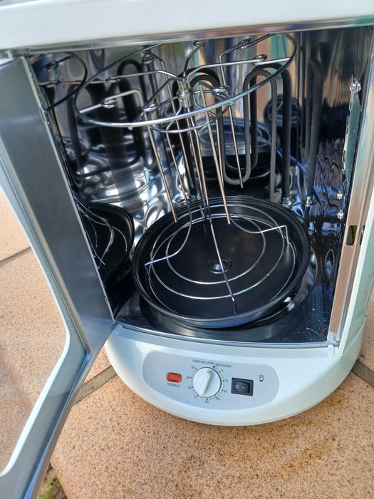 Assador elétrico - Marca Crown