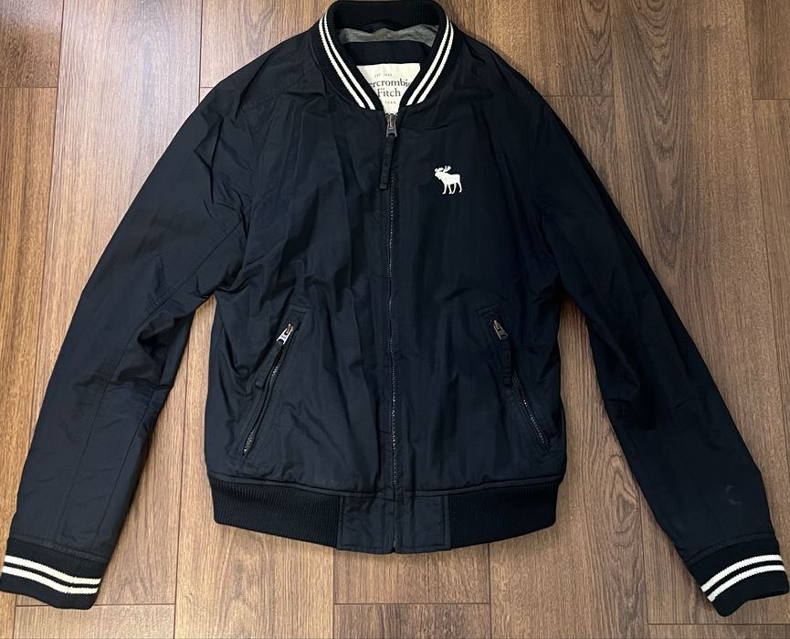 Бомбер Abercrombie & Fitch