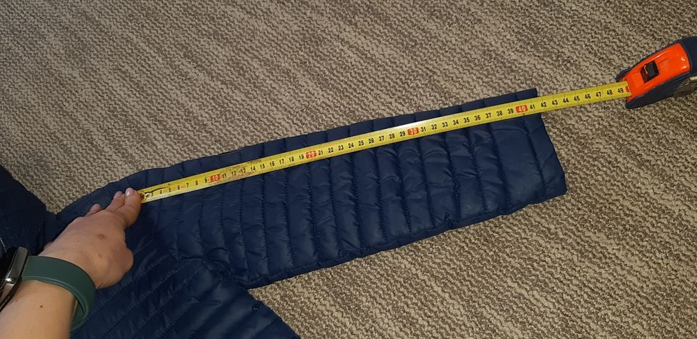 Продам курточку для хлопчика весна-осінь в дуже гарному стані на 6-7 р