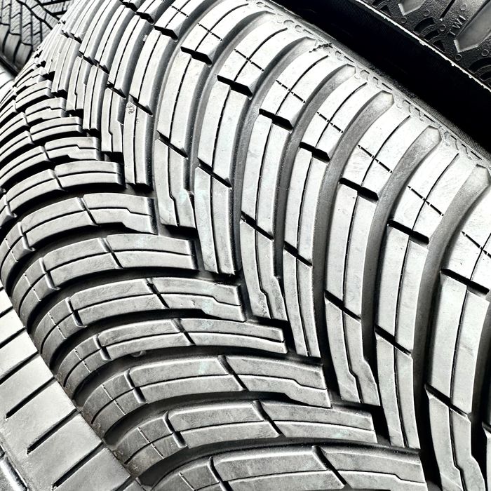 235/45/19 Pirelli AllSeason3 | 99%остаток | всесезонные шины | 2024г