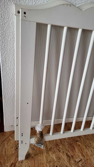 Cama de Bebé com Colchão – 20€