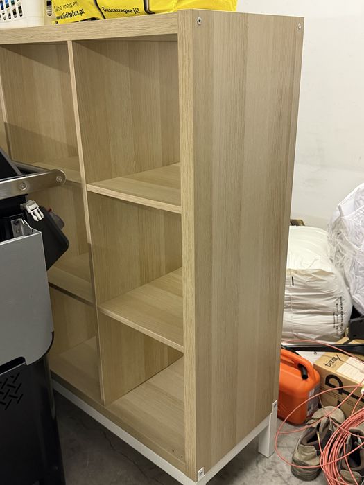 Estante Kallax 1,47m x 1,47m + estrutura Kallax pés brancos