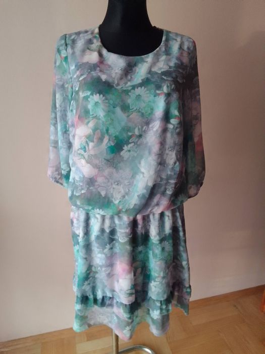 Sukienka midi w pastelowe kwiaty nowa XL