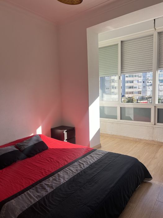 Quarto em odivelas.