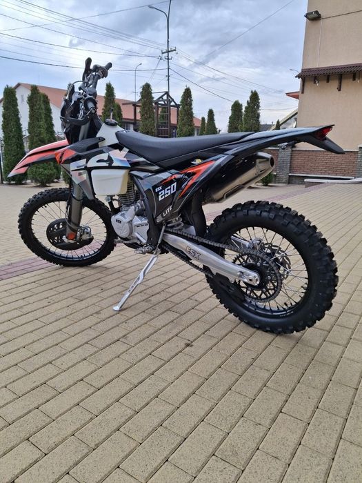 кросовий мотоцикл ESX 250