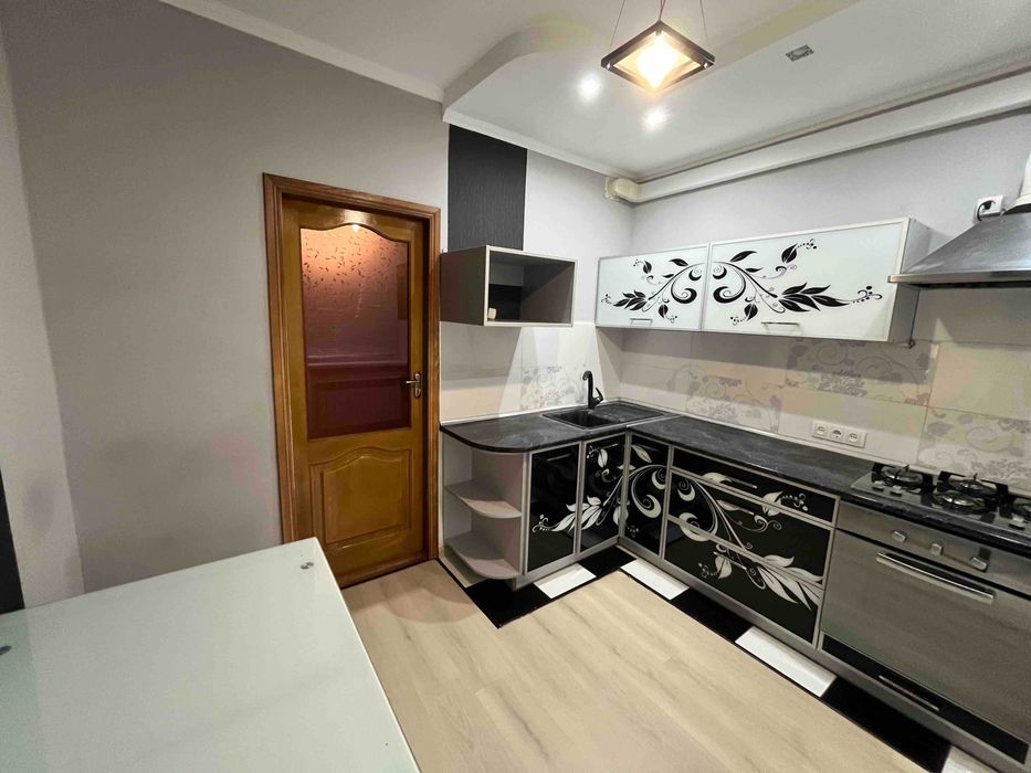 гарна 1к на озерній ,мінімальне оф