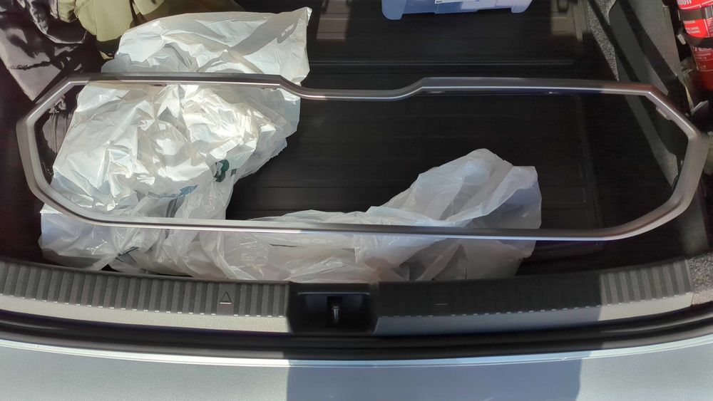 Nowa ramka grilla Skoda Superb 4 L&K 2025