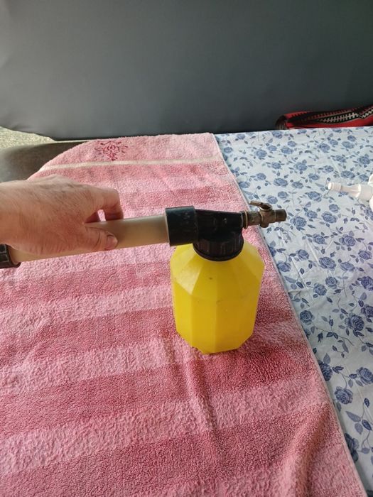 Ручний садовий обприскувач