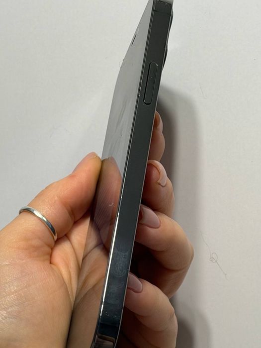 Iphone 12 pro  256 gb  92% battery