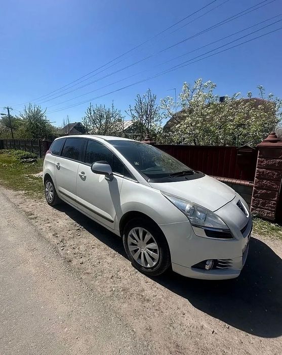 Peugeot 5008 2011p