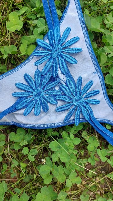 Stringi damskie rozm. M