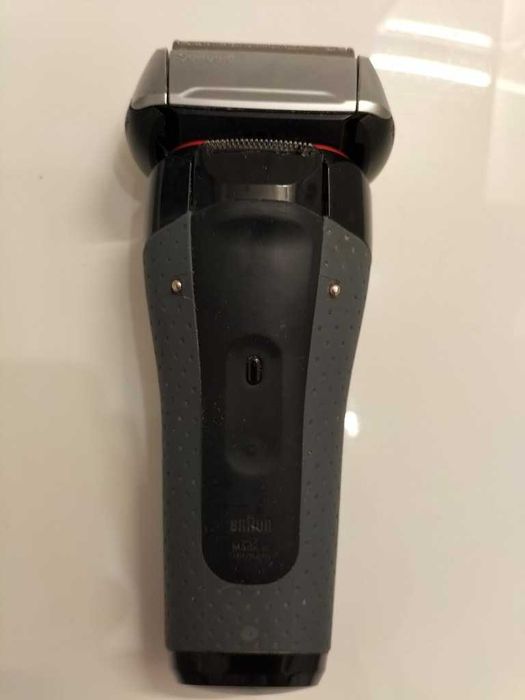 Baza czyszcząca używana do golarki Braun seria 5 + golarka