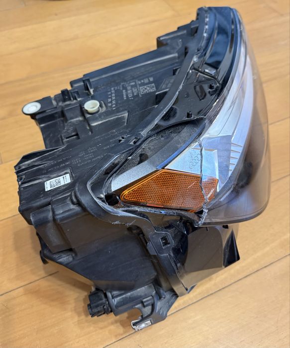 Права фара AUDI Q4 e-tron 2024