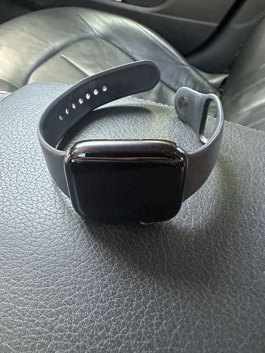 Apple watch 45 mm series 8 ALUMINUM/CERAMIC CASE GPS