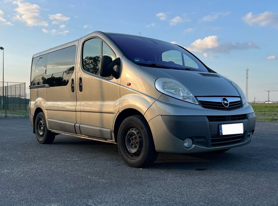 Opel Vivaro 2012 | 2.0 CDTI 114 KM | Automat | 9 Osób / Kamper | Webasto