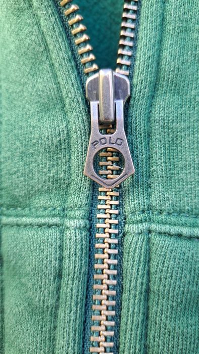 Dois Casacos sweat Tiffosi e Polo Tam Lcom capuz 8€