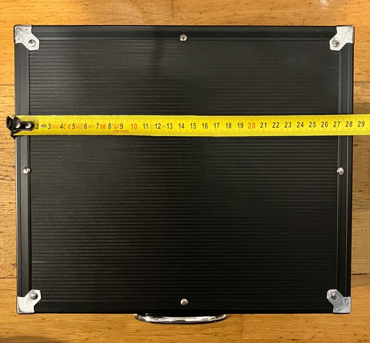 Caixa de alumínio preta 28cmx24cmx8cm