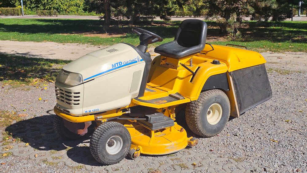 Traktorek kosiarka MTD Cub Cadet RH 1200 | Briggs & Stratton Vanguard 20 HP V-Twin | Elektryczny kosz | Nowy akumulator