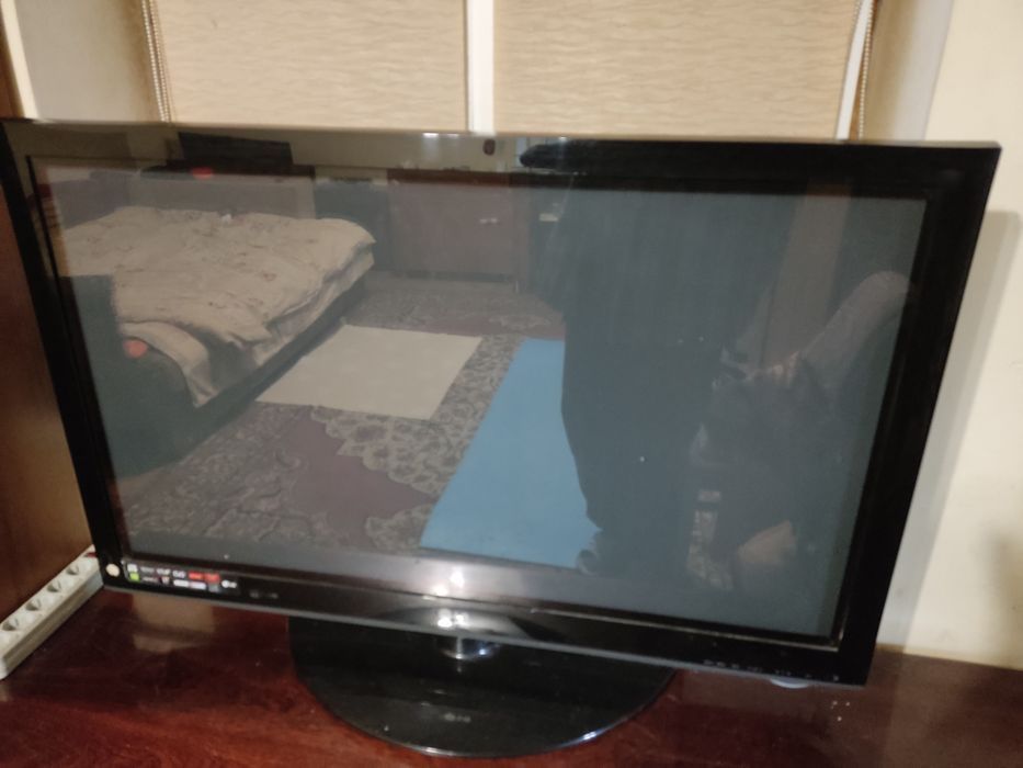 Продам телевизор lg 42 дюйма