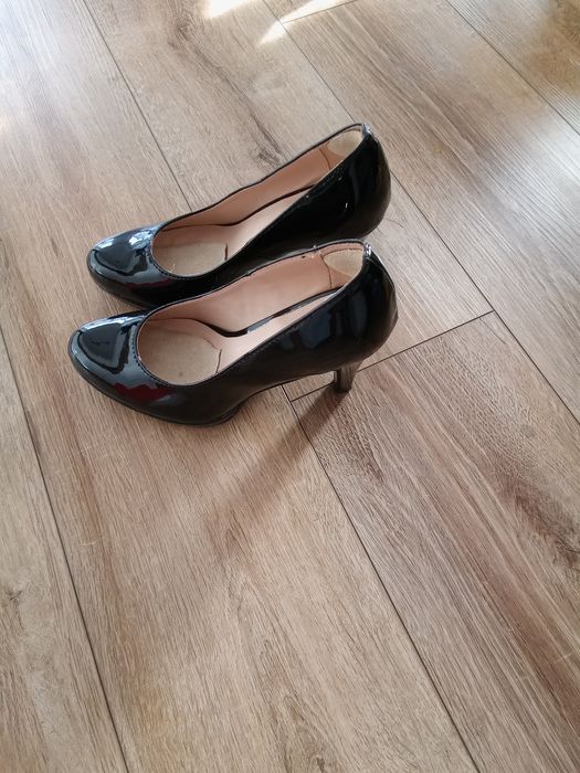 Buty na obcasie damskie