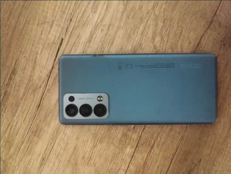 Smartphone OPPO Reno 6 Pro 5G em perfeito funcionamento