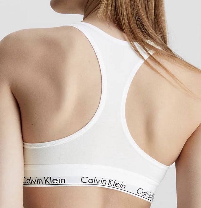 Продам белый топ Calvin Klein, р. S-M.