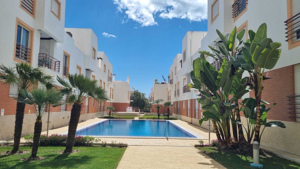 Apartamento T2 em Cabanas de Tavira, com piscinas e próximo do cais