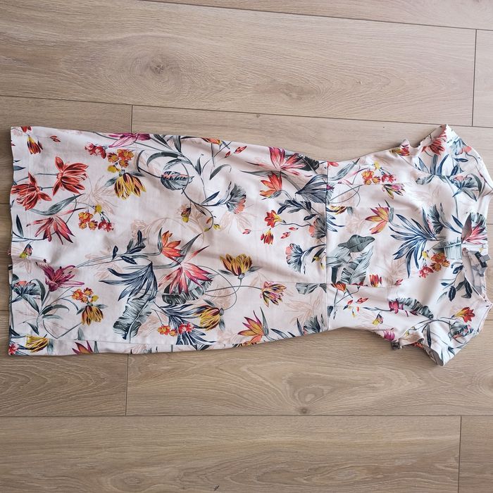 Sukienka kwiaty rozmiar 36 Quiosque