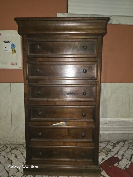 1 jogo de  sofa 2 janela 2 porta ,1 resguardo 1 comoda 2 cabeseira