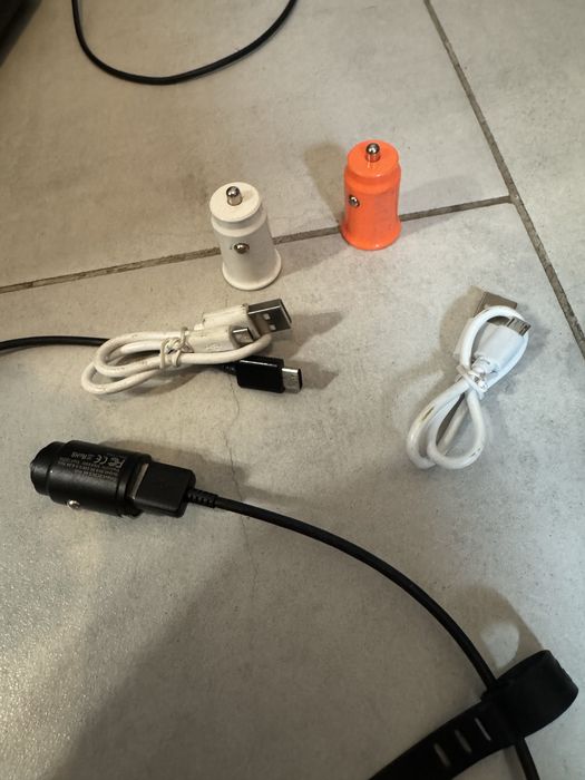 Adapter samochodowy do zapalniczki USB / USB-C + kabel