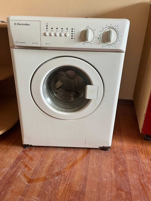 Маленька пральна машина Electrolux EWC 1350 під раковину. САМОВИВІЗ