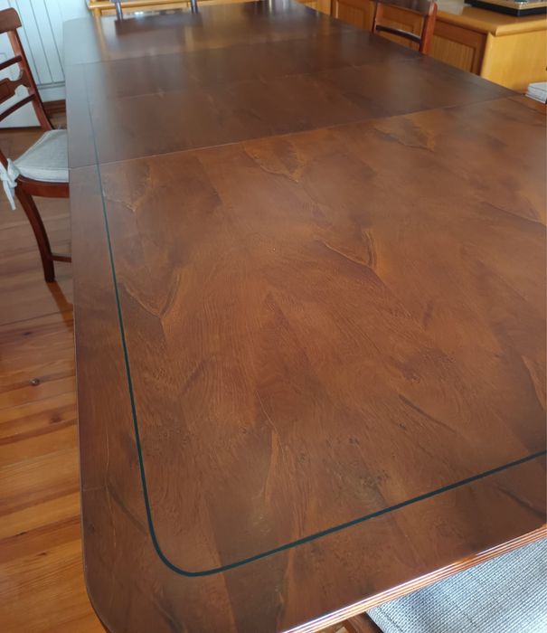 Mesa de Jantar em “cerejeira”