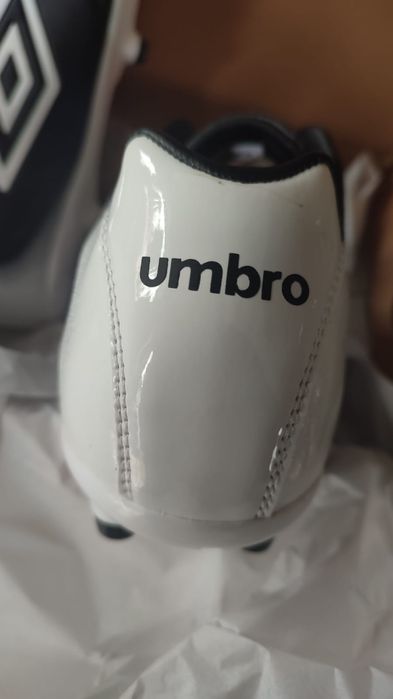 Chuteiras Umbro Calcio Fg