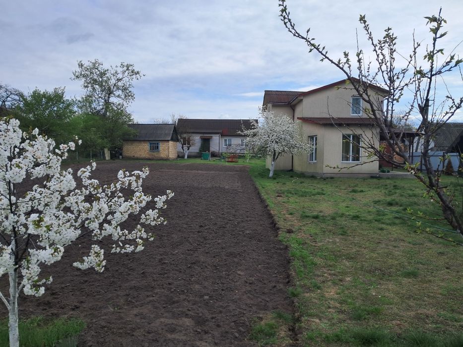 Продам участок 23 сотки та будинки