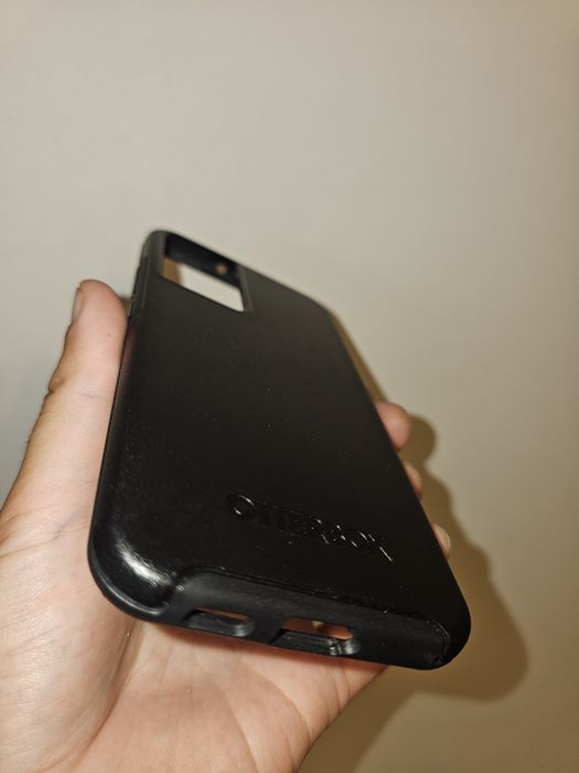 Capa Symmetry Otterbox Antimicrobiana para Samsung Galaxy S22+ - Preto