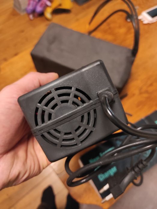 Зарядний пристрій Li ion 52v (58.8в)5А 14s зарядное устройство зарядка