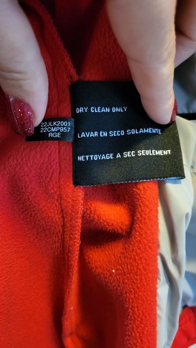 Kurtka wiatrówka Guess