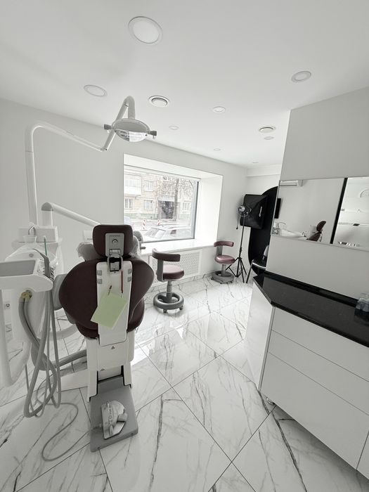 Аренда двух отдельных стоматологичных кабинетов,Печерск,оборудование
