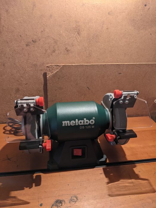 Точильный  станок  Metabo DS 125 M