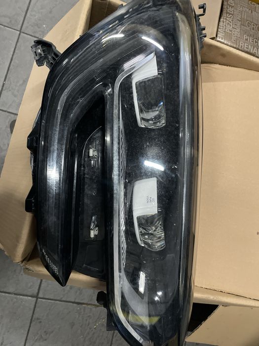 Farol ful led frente direito megane 4