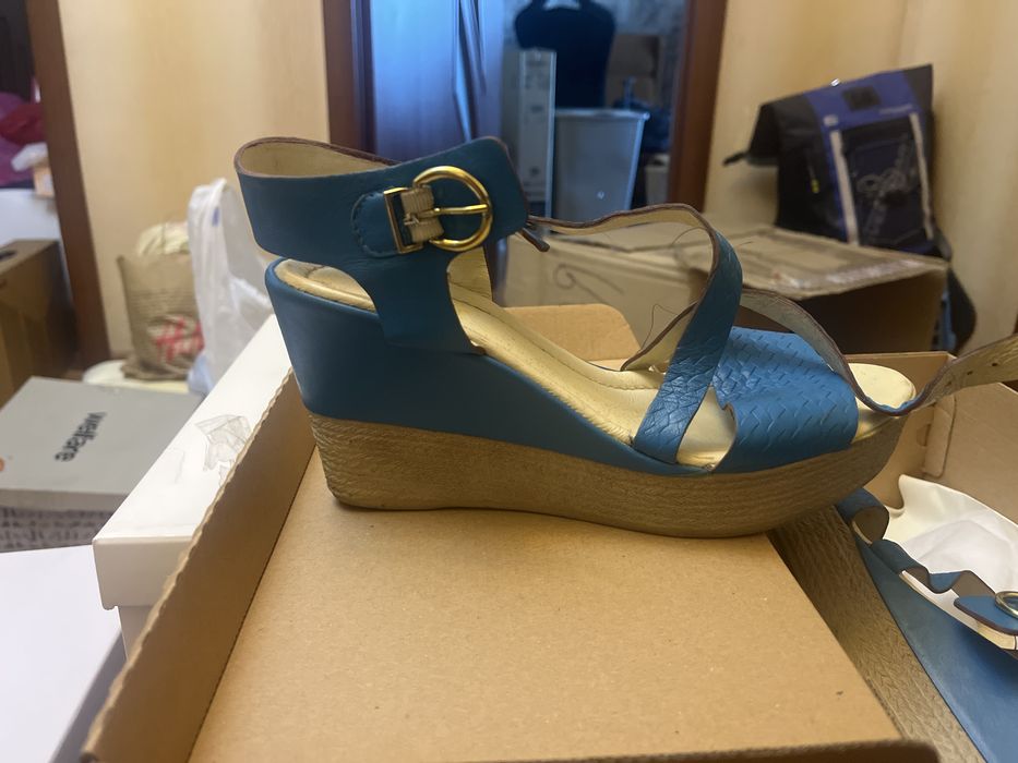 Босоніжки шкіряні