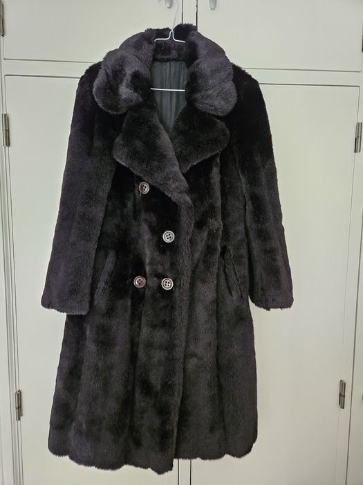 Casaco em preto muito elegante